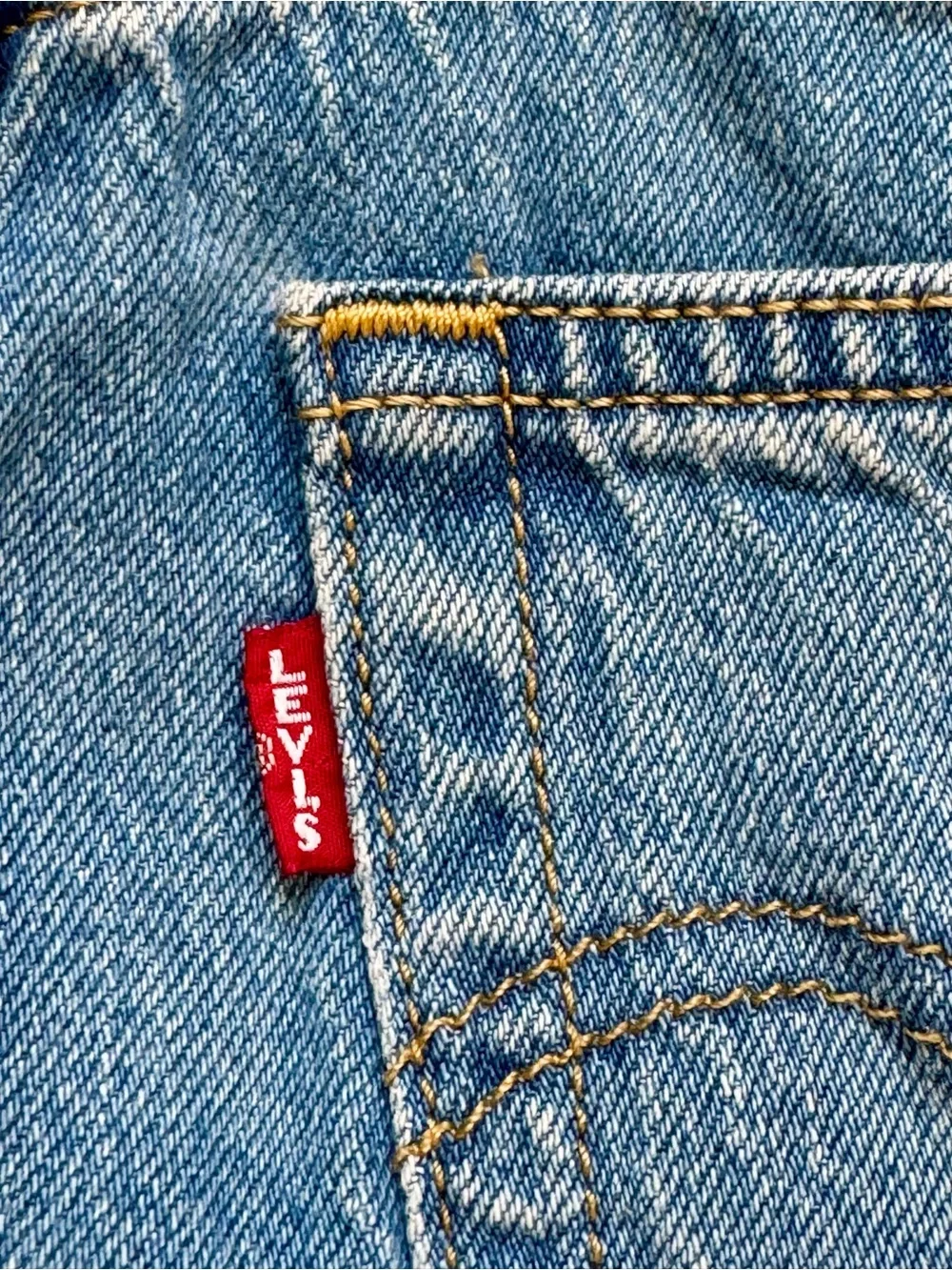 Levi’s Rib Cage Denim light blue Mini Skirt, Size 27